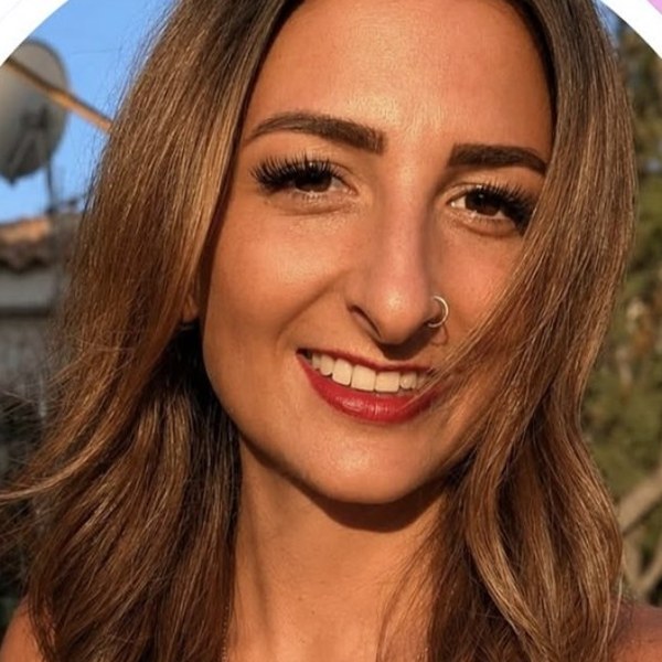 Maddie, Travel Rep